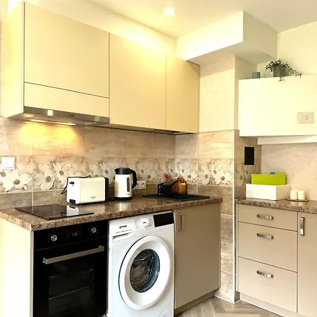 Tuja Apartment